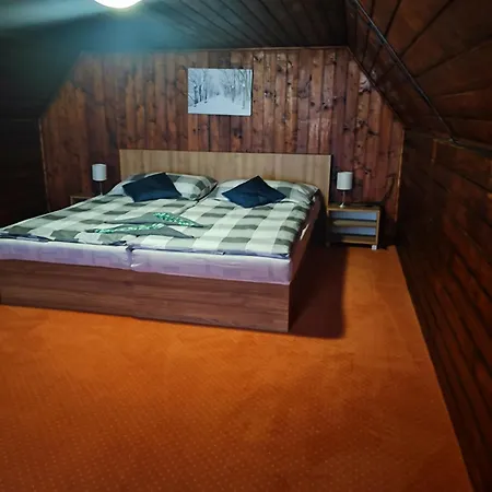 Gugel Lodge *